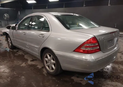 2002 Mercedes-Benz C 240 from USA, damaged, VIN WDBRF61J12E001548